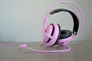 pink headphones