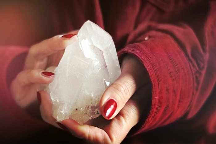 remove a curse with quartz crystal