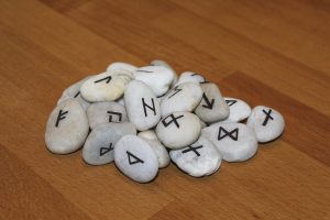 tanahoy.com rune stones